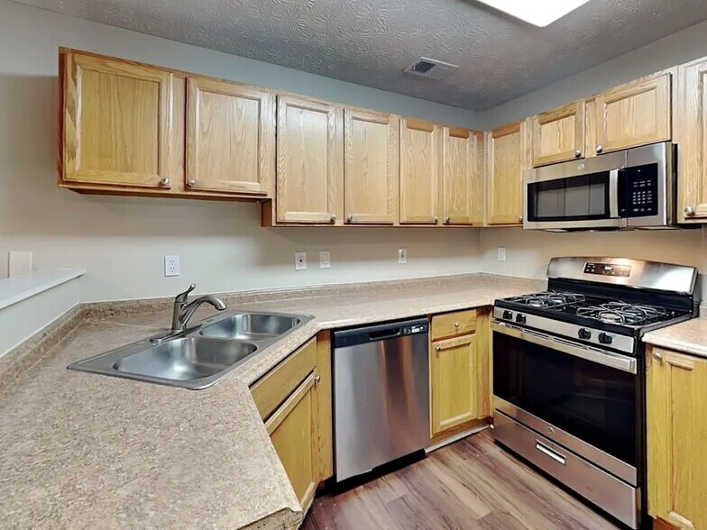Building Photo - 740 Avening Ct