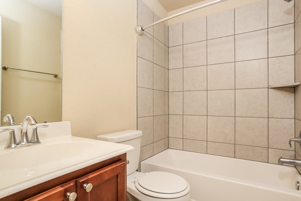 Building Photo - 988 Arbor Glen