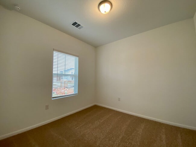 Building Photo - Stunning 4/2 Brand New Home in Kyle!