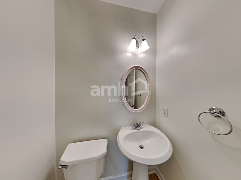 Building Photo - 302 Harmony Lake Dr