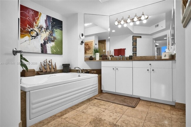 Building Photo - 4775 Collins Ave