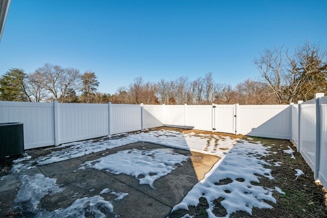 Building Photo - 2050 Nike Dr