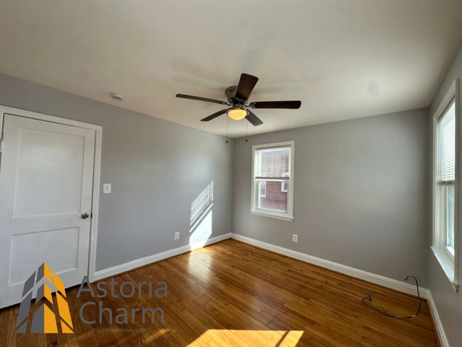 Building Photo - 3 Bedroom Home with Finished Basement, Parking, and Fenced Yard