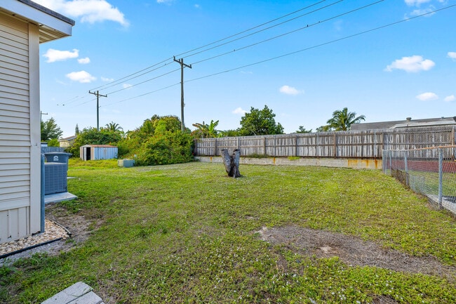 Building Photo - 11831 Bay Pl