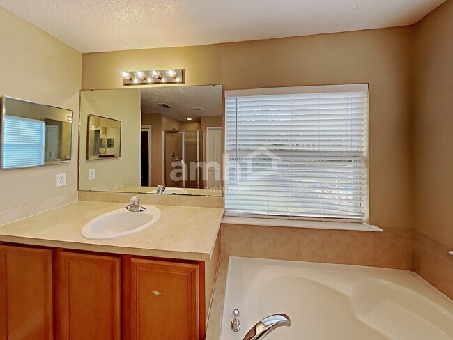 Building Photo - 13145 Tom Morris Dr