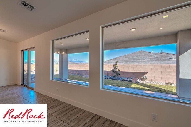 Building Photo - Incredible 3 Bedroom, 2 Bathroom Property ...
