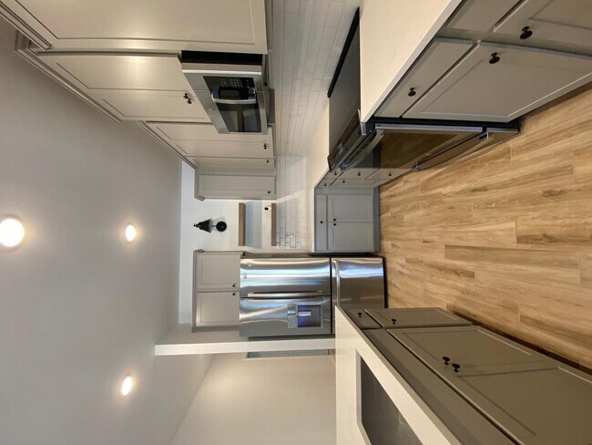 Building Photo - 23414 W Raymond St