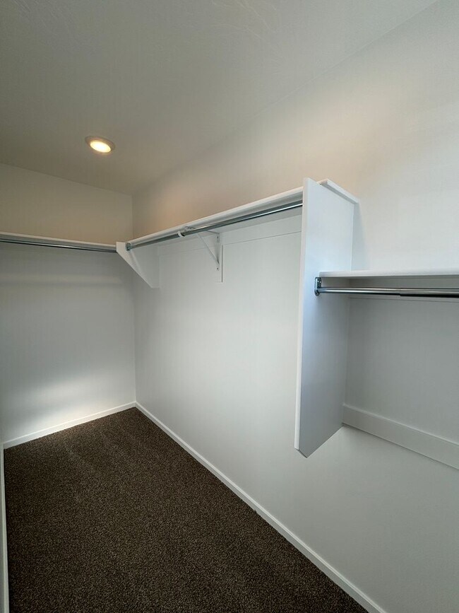 Building Photo - DR. HORTON Townhome in Long Valley!!