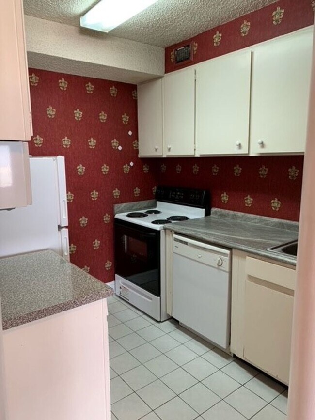 Building Photo - sp102