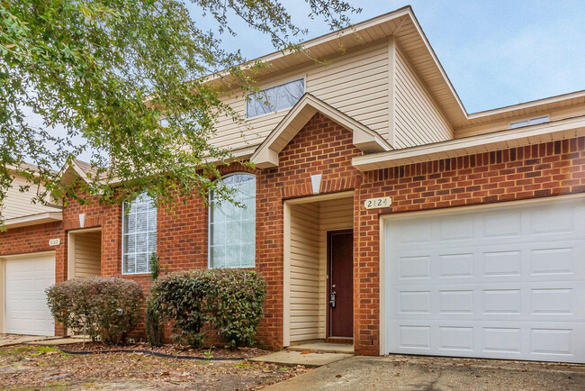 Building Photo - 2124 Hadleigh Hills Ct