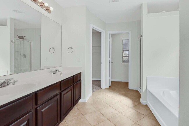 Building Photo - 10838 Black Wolf Bay