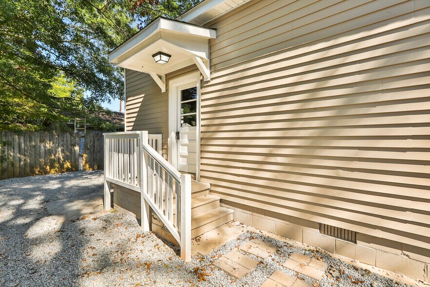 Building Photo - 91 E Washington St