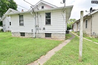 Building Photo - "Charming 2-Bedroom Duplex Retreat on N Dr...