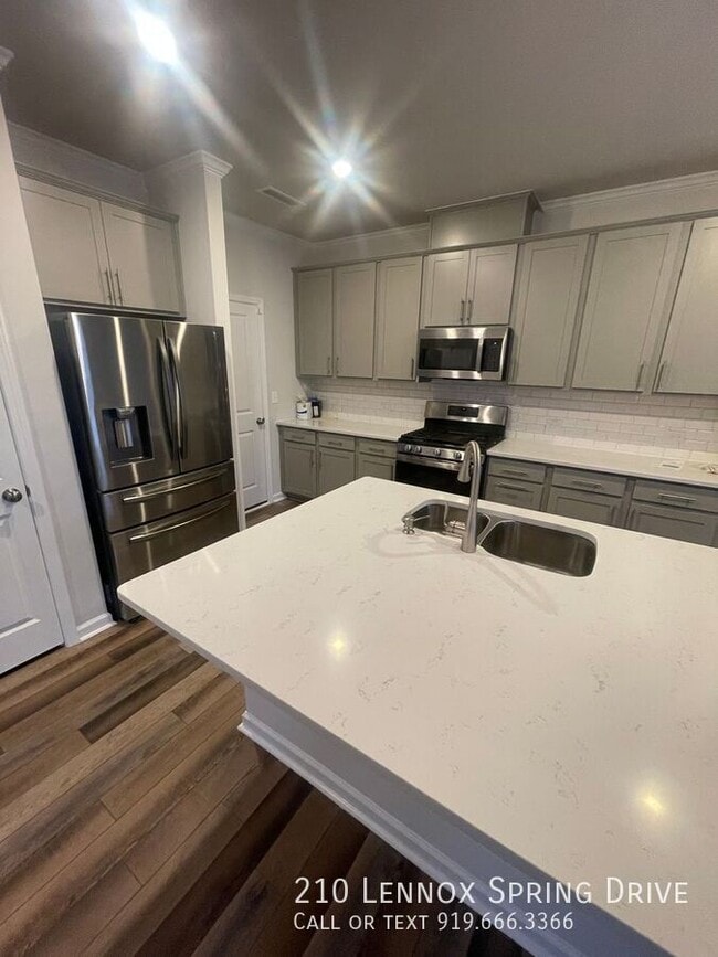 Building Photo - 210 Lennox Spring Dr