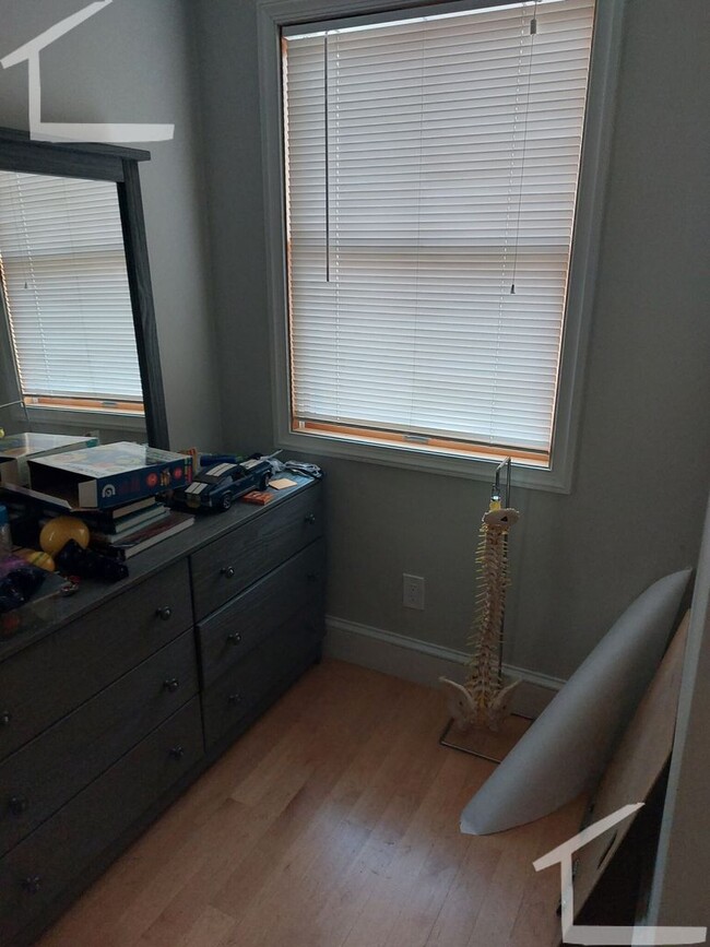 Building Photo - HOT ALLSTON LISTING!!!!