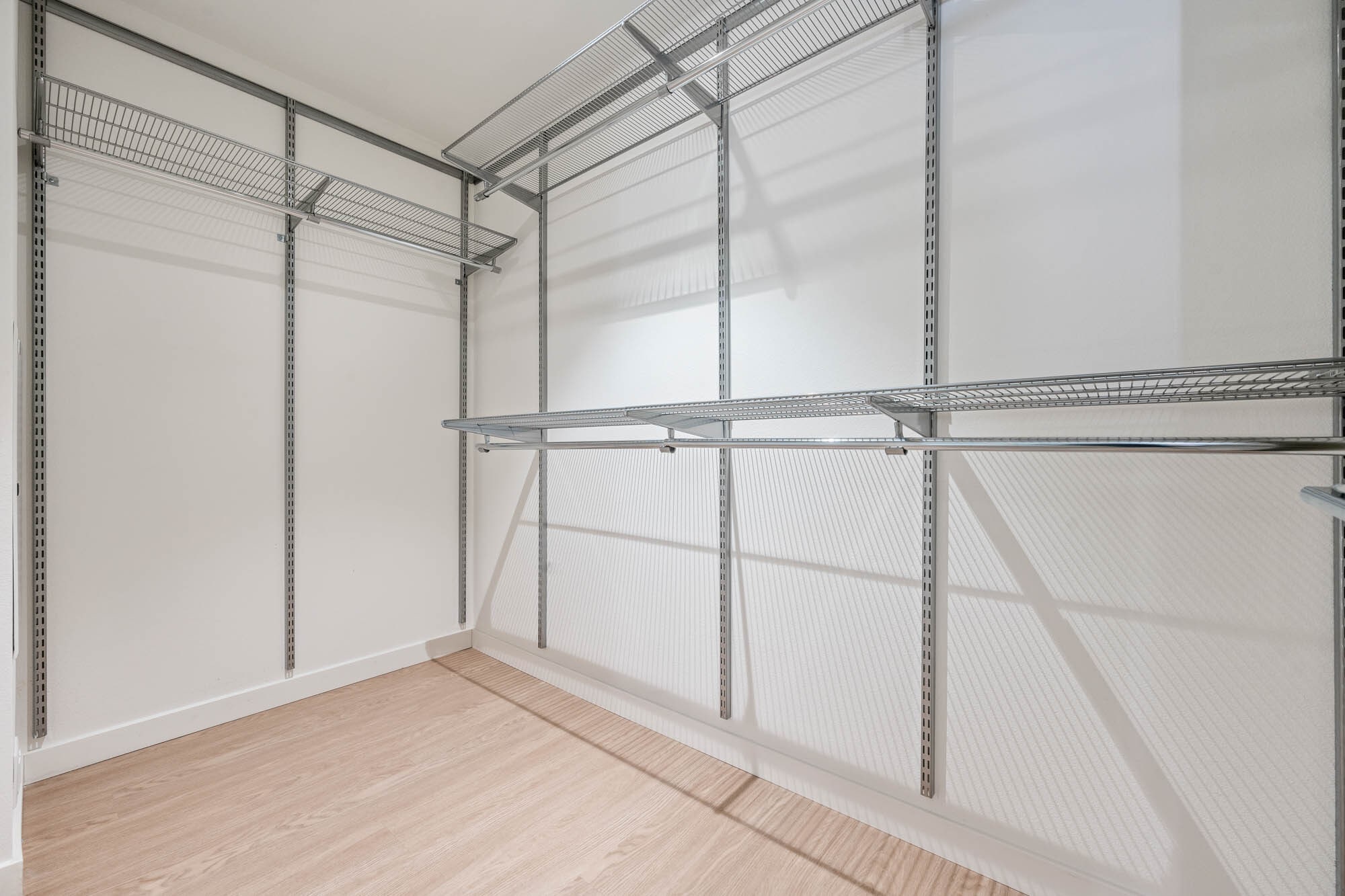 Building Photo - 8820 Belford Ave