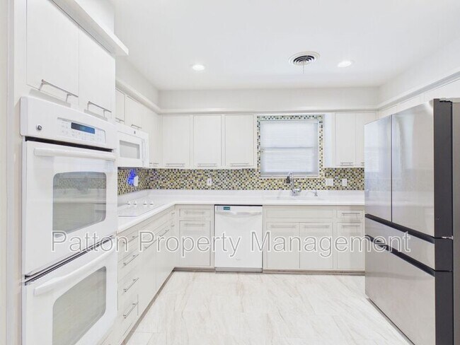 Building Photo - 6810 Montague Dr