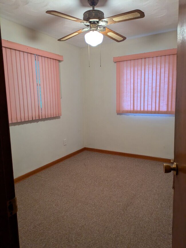 Building Photo - 4316 SW Deepwater Ct