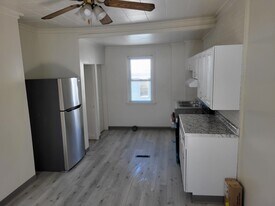 Building Photo - 425 Ohio Ave