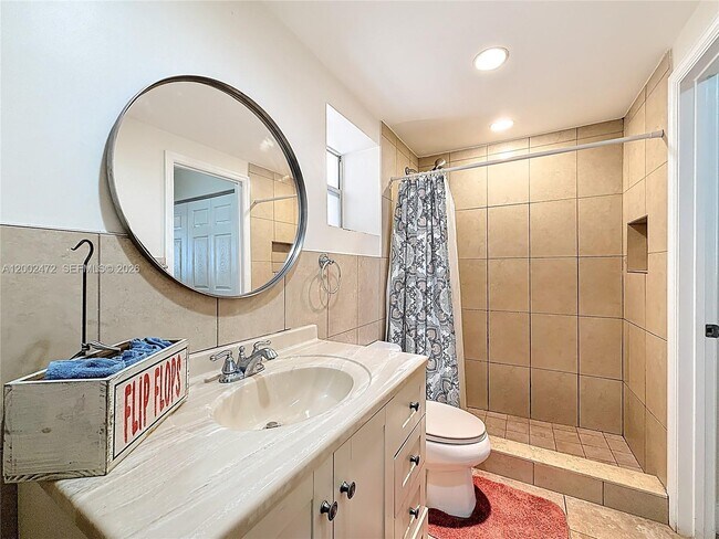 Building Photo - 410 SE 2nd St