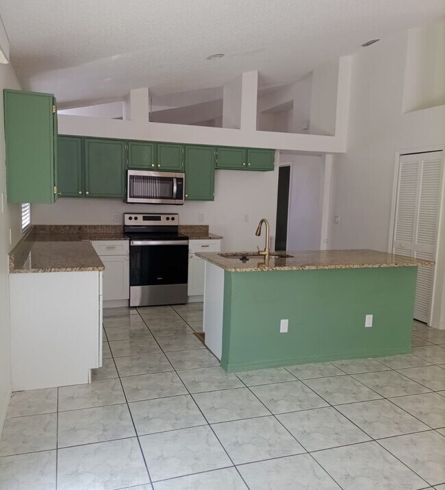 Building Photo - 4801 Huxley Ct