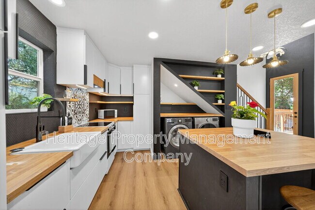 Building Photo - 9115 Timber Ranch