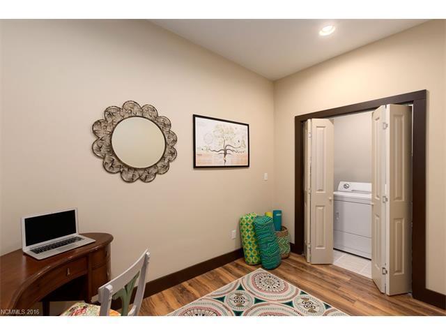 Building Photo - Green Built Dazzler in Asheville's West Side!