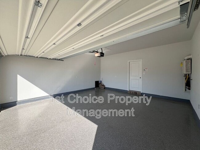 Building Photo - 9608 New Bern Dr