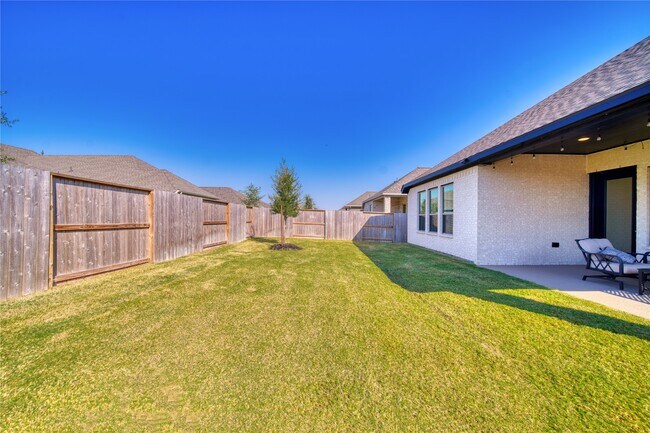 Building Photo - 9018 Moose Trl