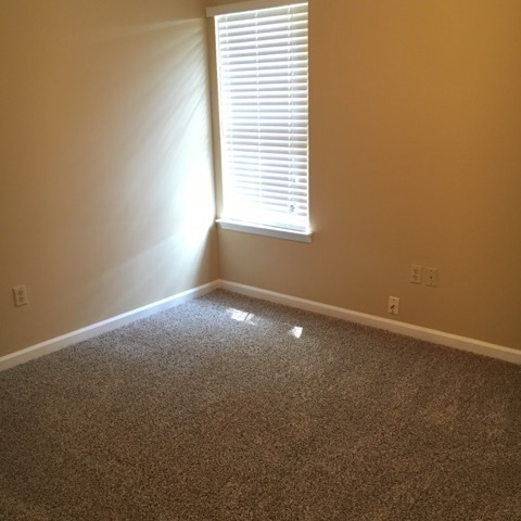 Building Photo - Renovated 3 Bedroom 2 Bath Home with 2 Car...