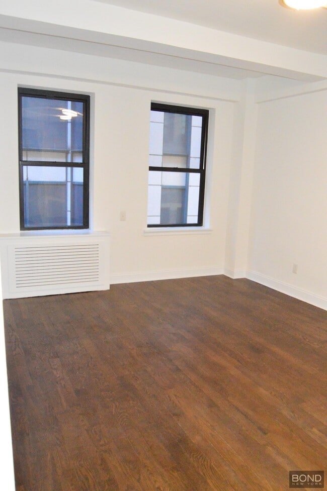 Building Photo - 145 W 55th St