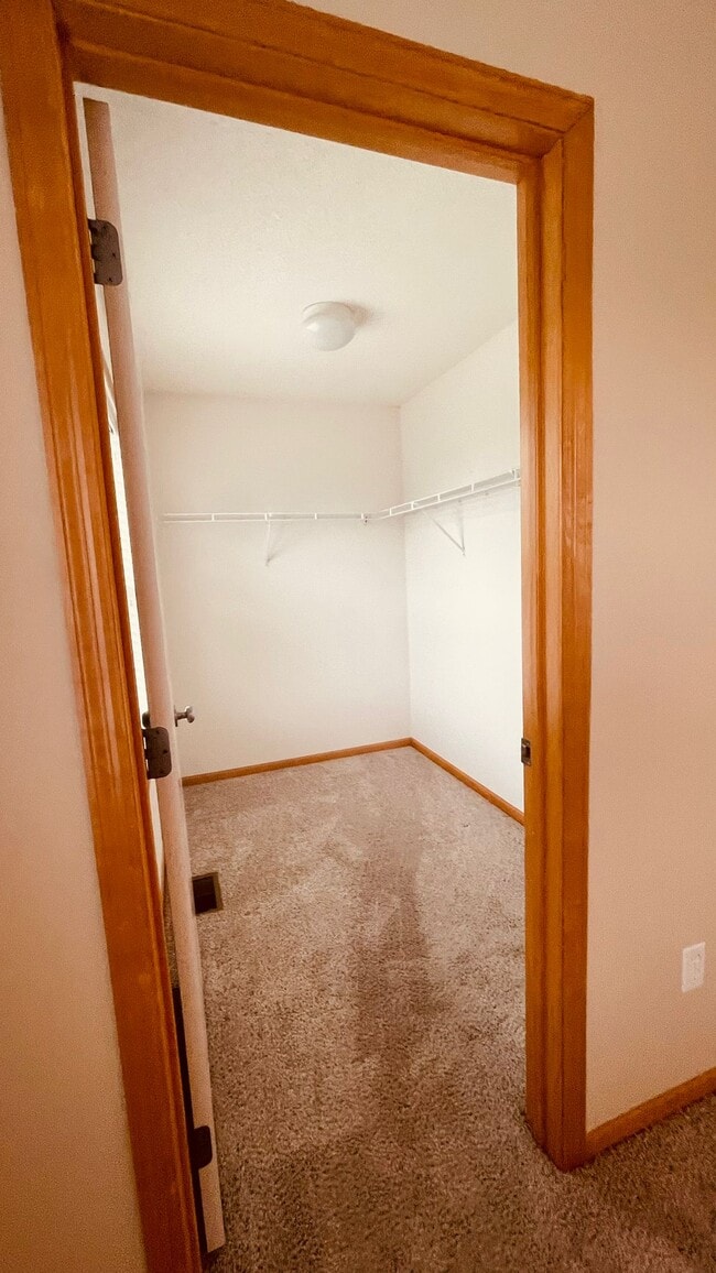Primary Closet - 6583 Linwood Drive