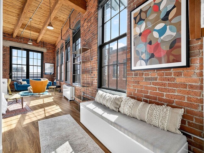 Building Photo - 63 Melcher St