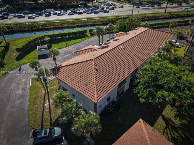 Building Photo - 9937 Three Lakes Cir