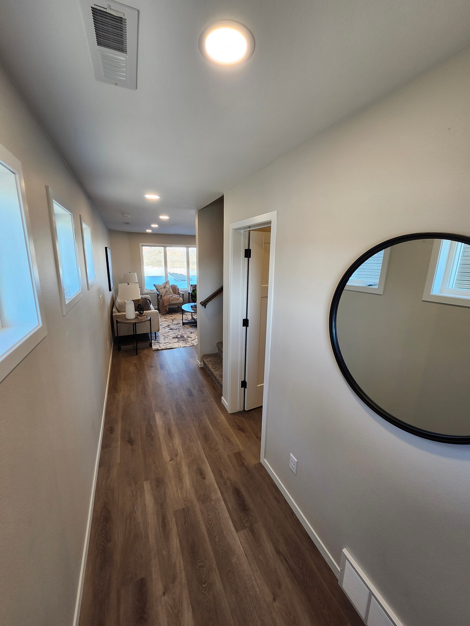 Main entrance hallway - 5318 Welder Ave