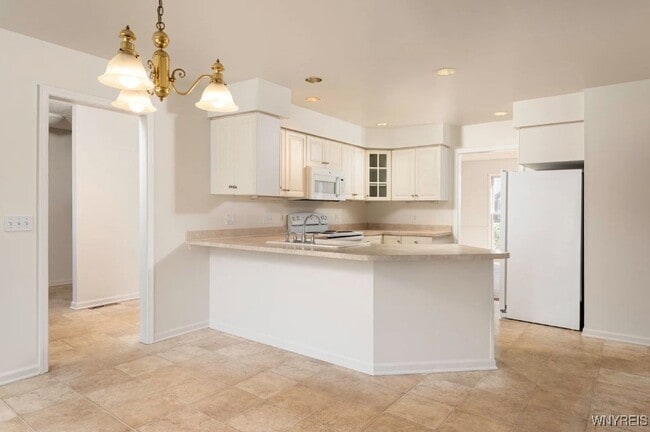 Building Photo - 70 Hobnail Dr
