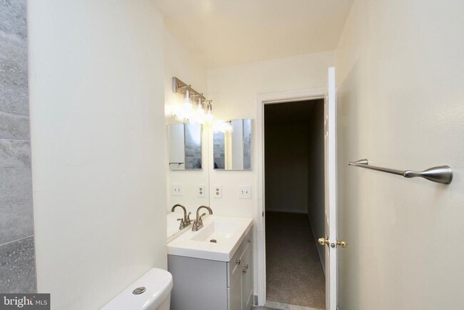 Building Photo - 7810 Lake Pleasant Dr