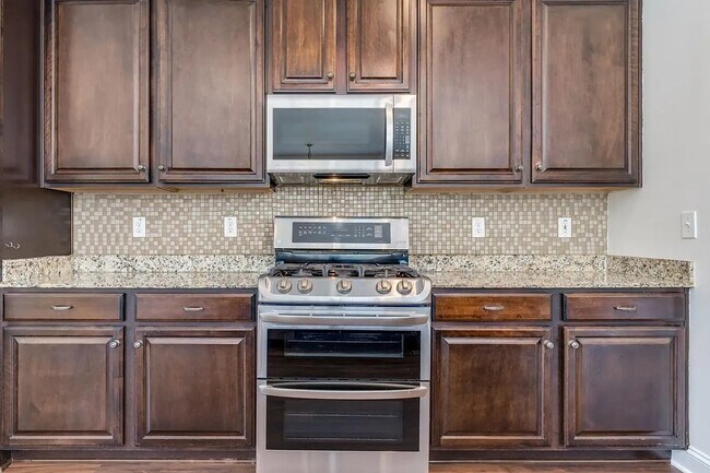Building Photo - Beautiful home in Longcreek Plantation- Heritage Forest