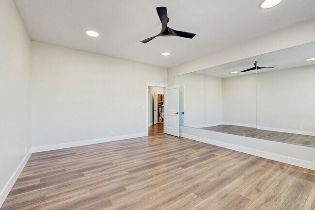 Building Photo - High-End Spacious 4 Bedroom Home in Desirable Highland with Private Backyard and Finished Basement