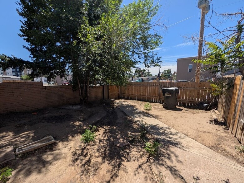 Building Photo - 1523 Uinta St