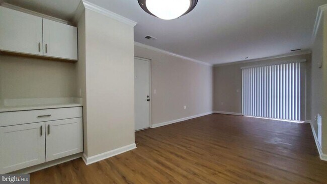 Building Photo - 18308 Streamside Dr