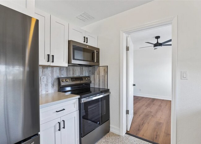 Building Photo - 4869 Venetian Blvd NE