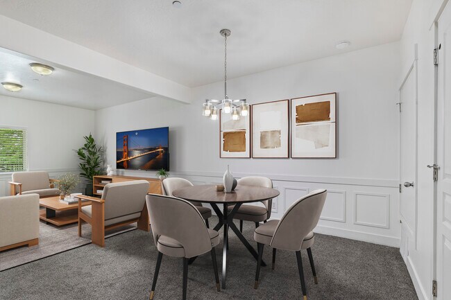 Building Photo - 389 S State St