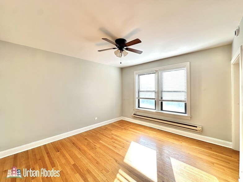 Building Photo - 623 W Patterson Ave