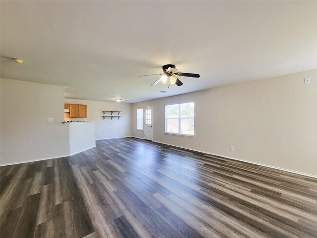 Building Photo - 5746 Roehampton Ct