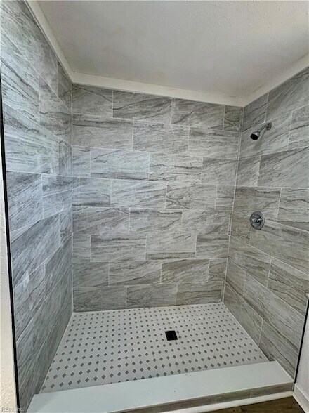 Building Photo - 889 W Main St