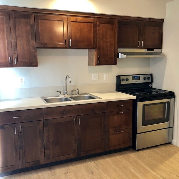 Building Photo - Parker Avenue Townhouse Apartments