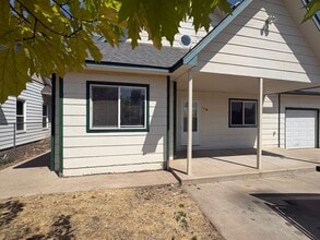 Building Photo - Fully Renovated 3 Bed 2.5 Bath Townhome w/ 1 Car Garage & Yard!