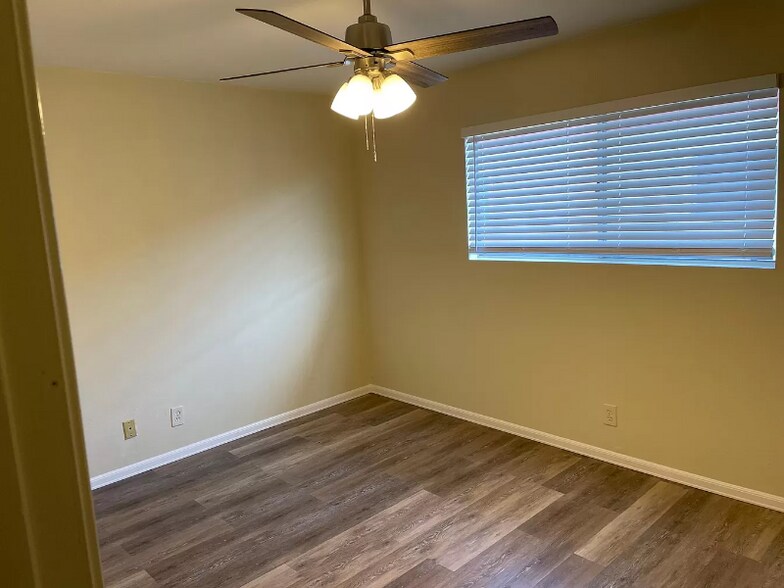 Building Photo - 2977 Mendoza Dr