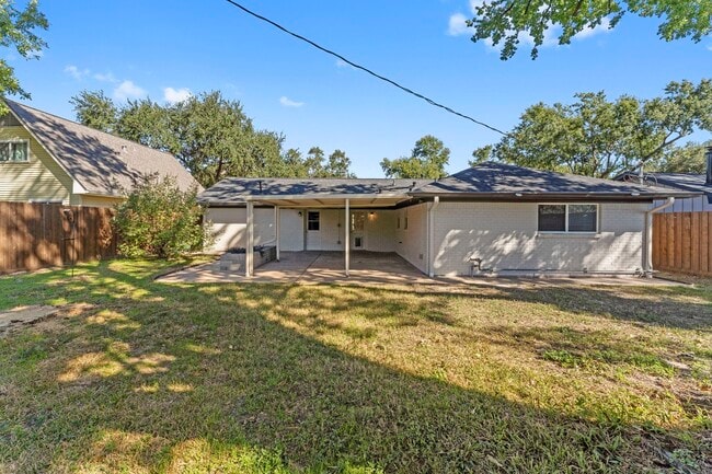 Building Photo - 4135 Hill Oak Dr